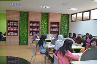 Hasil gambar untuk kantin stie trisakti